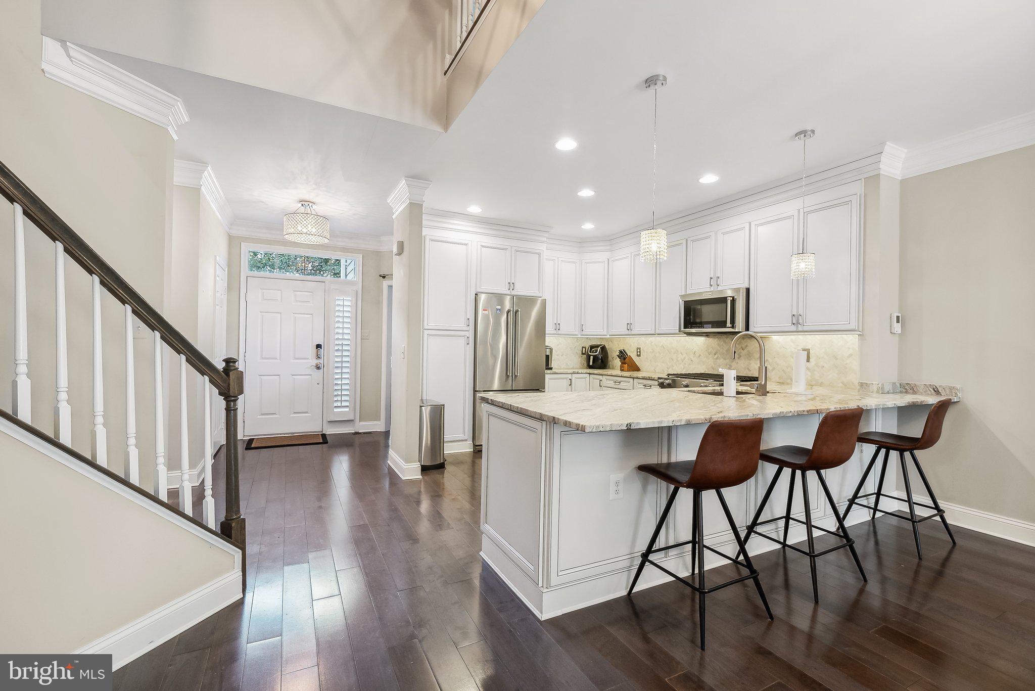 1239 Woodbrook Court Reston, VA 20194 - Photo 8 of 43