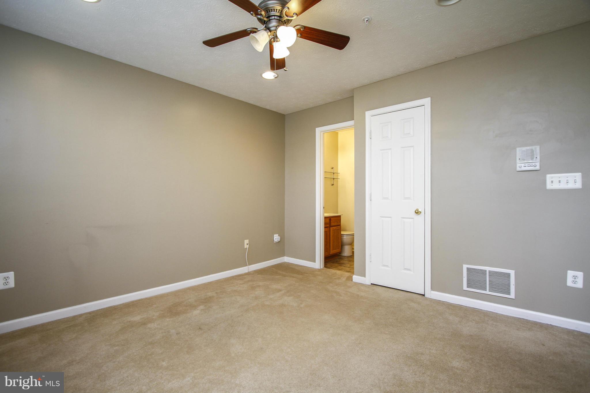 5027 Kemsley Road Baltimore, MD 21237 - Photo 11 of 30 Family Room