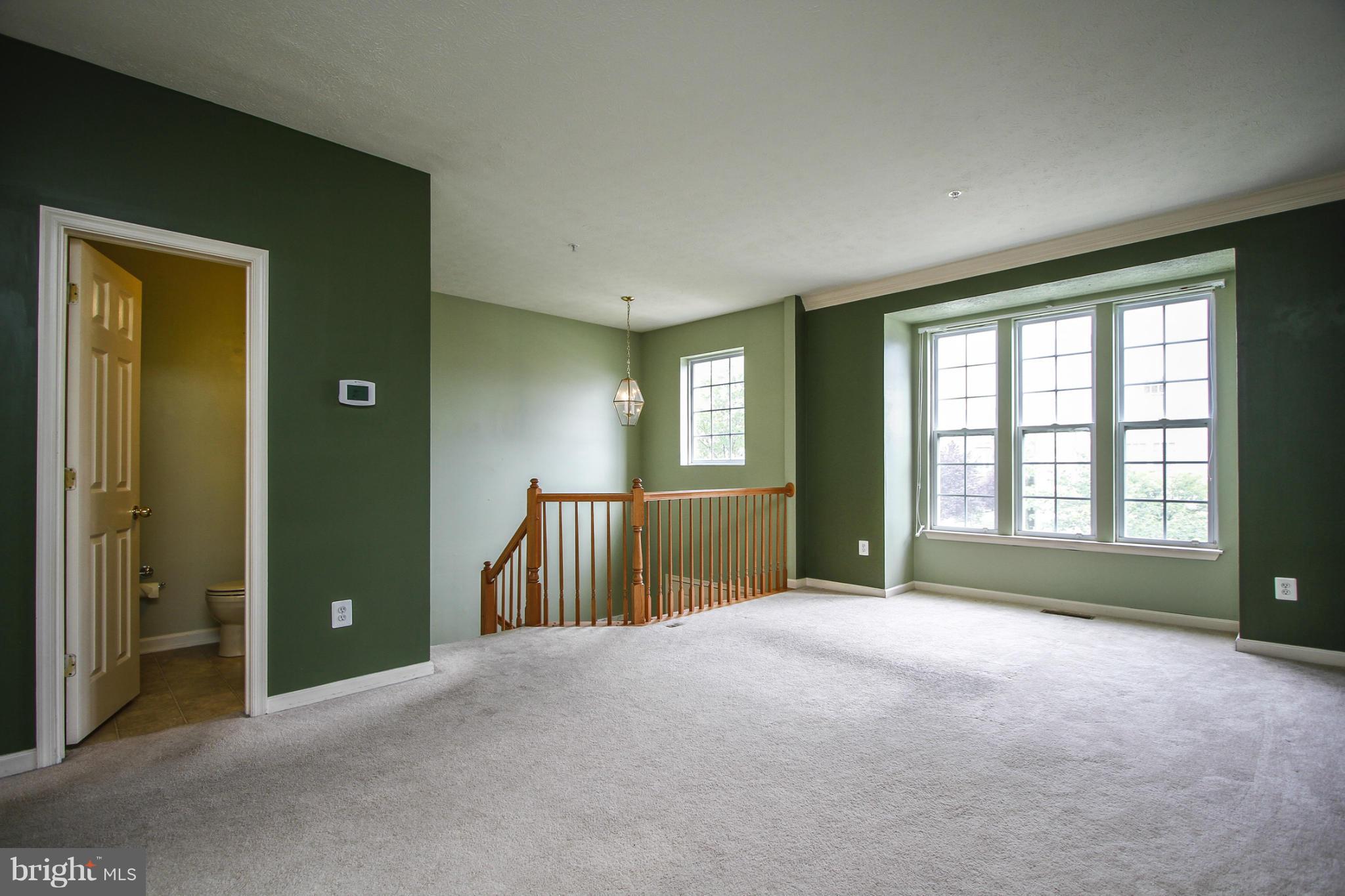 5027 Kemsley Road Baltimore, MD 21237 - Photo 15 of 30 Living Room