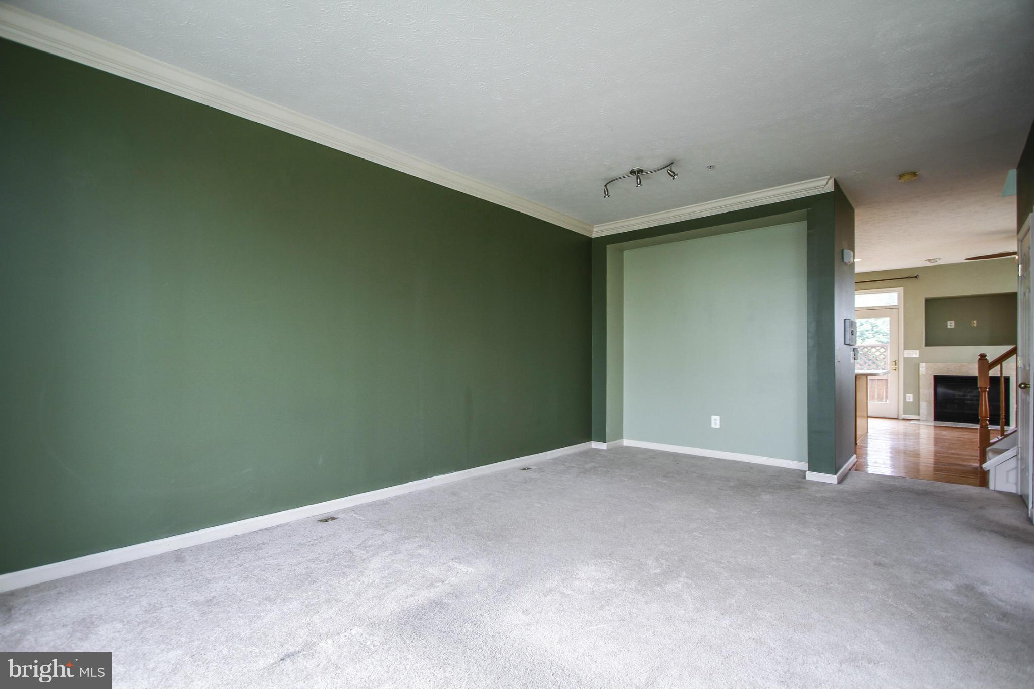 5027 Kemsley Road Baltimore, MD 21237 - Photo 16 of 30 Living Room