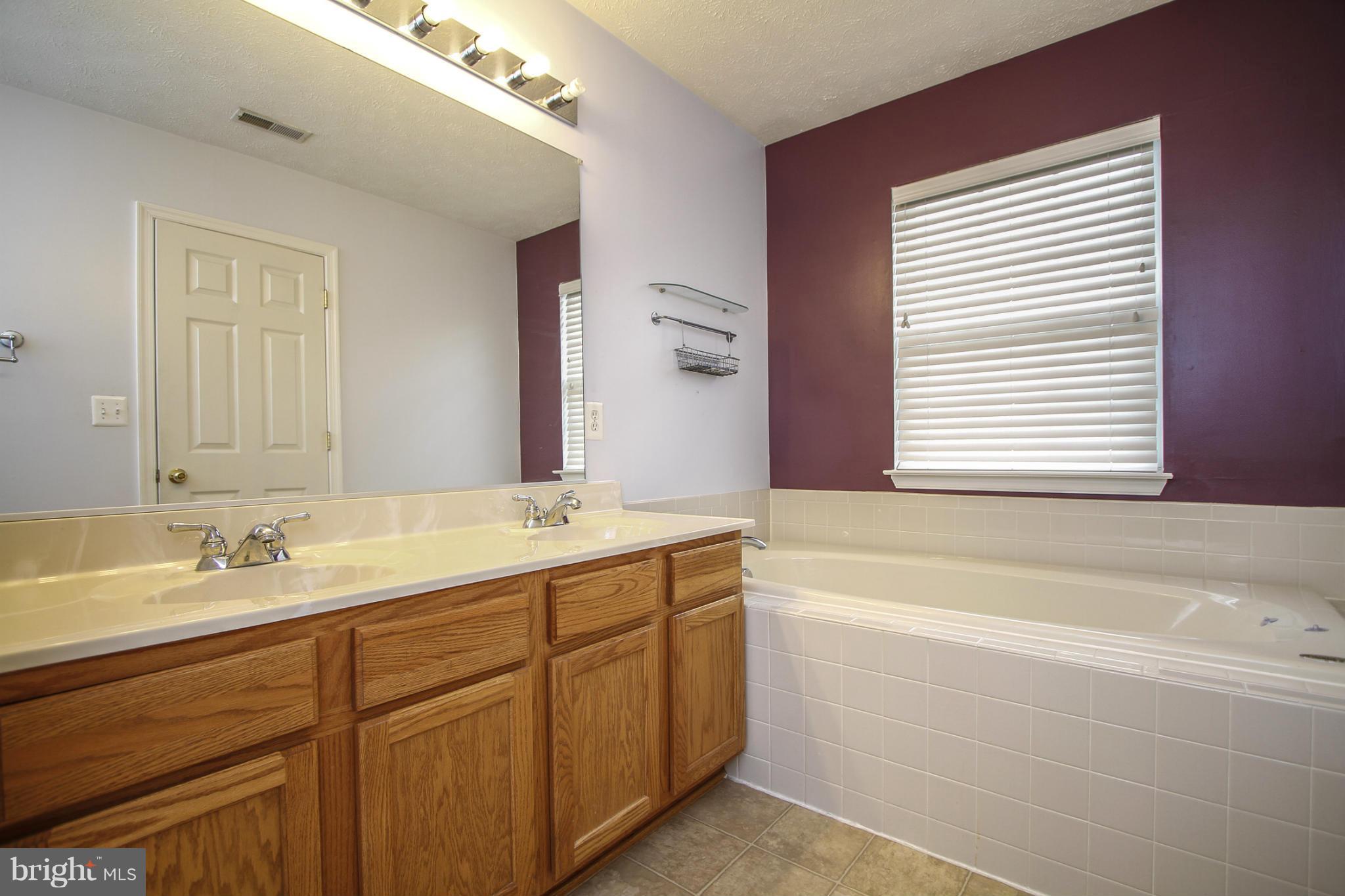 5027 Kemsley Road Baltimore, MD 21237 - Photo 22 of 30 Bath (Master)