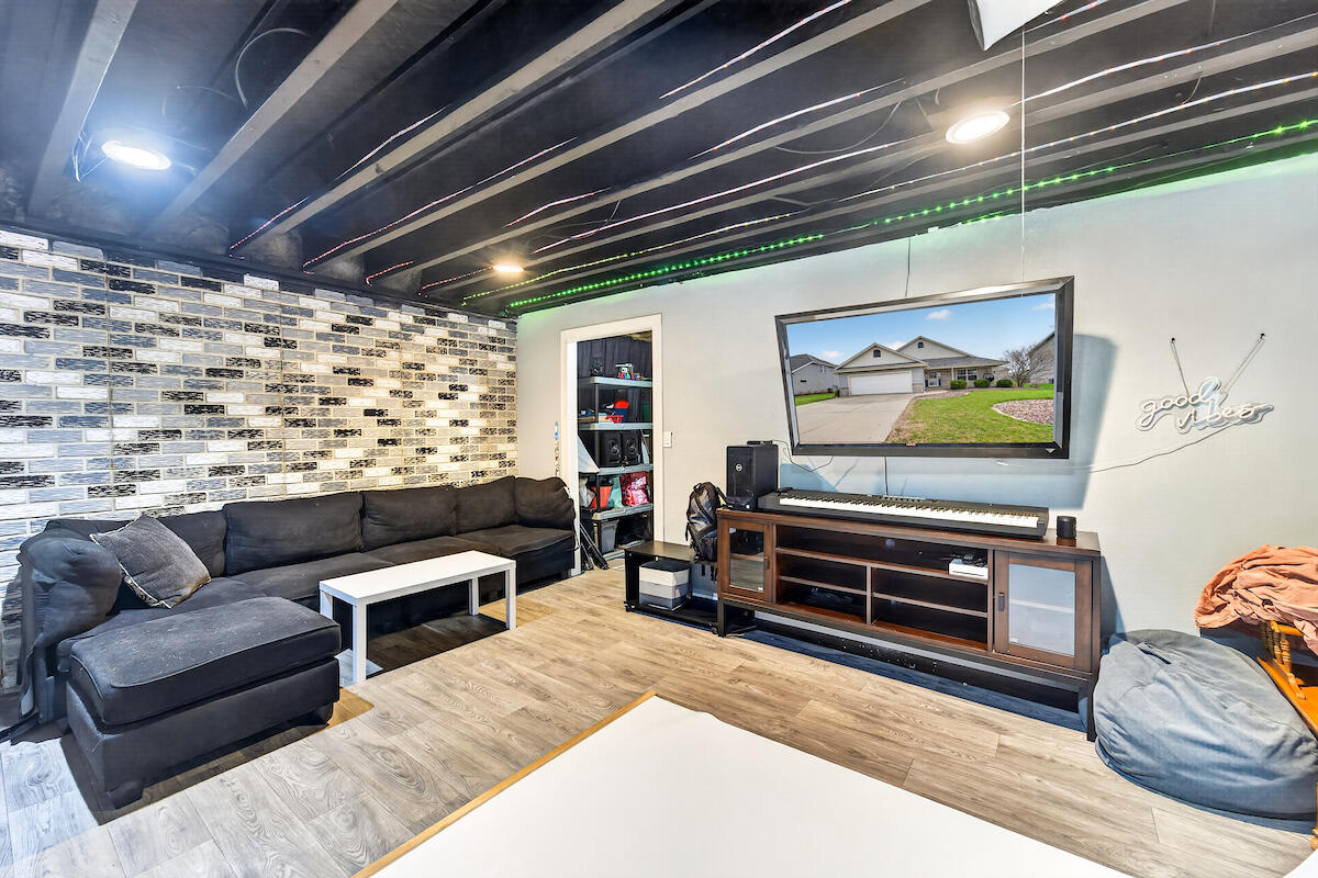 3929 Scenic Way Caledonia, WI 53126 - Photo 14 of 19 Family Room - v2