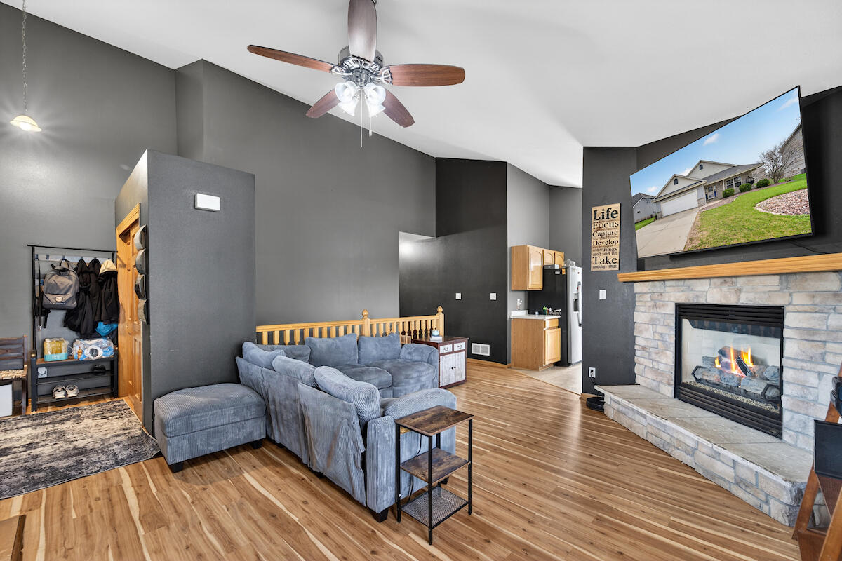 3929 Scenic Way Caledonia, WI 53126 - Photo 2 of 19 Living Room