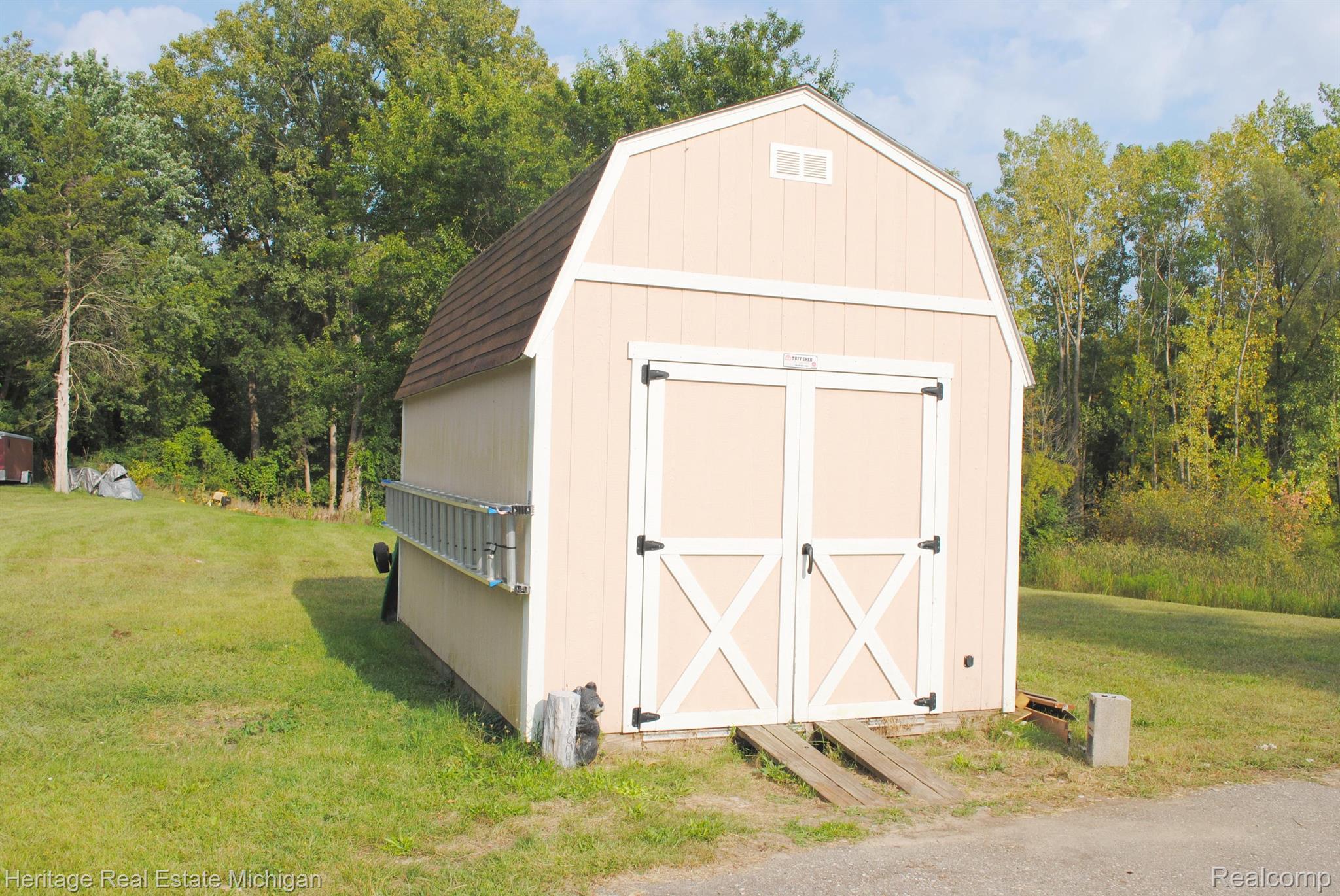 5004 Carroll Lk Road Commerce Township, MI 48382 - Photo 24 of 24 Nice shed for all your tools and toys!