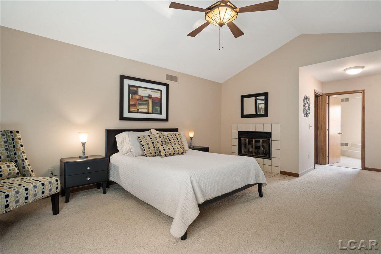 41480 Stonecroft Road Northville, MI 48167 - Photo 33 of 70 50047717-32.JPG