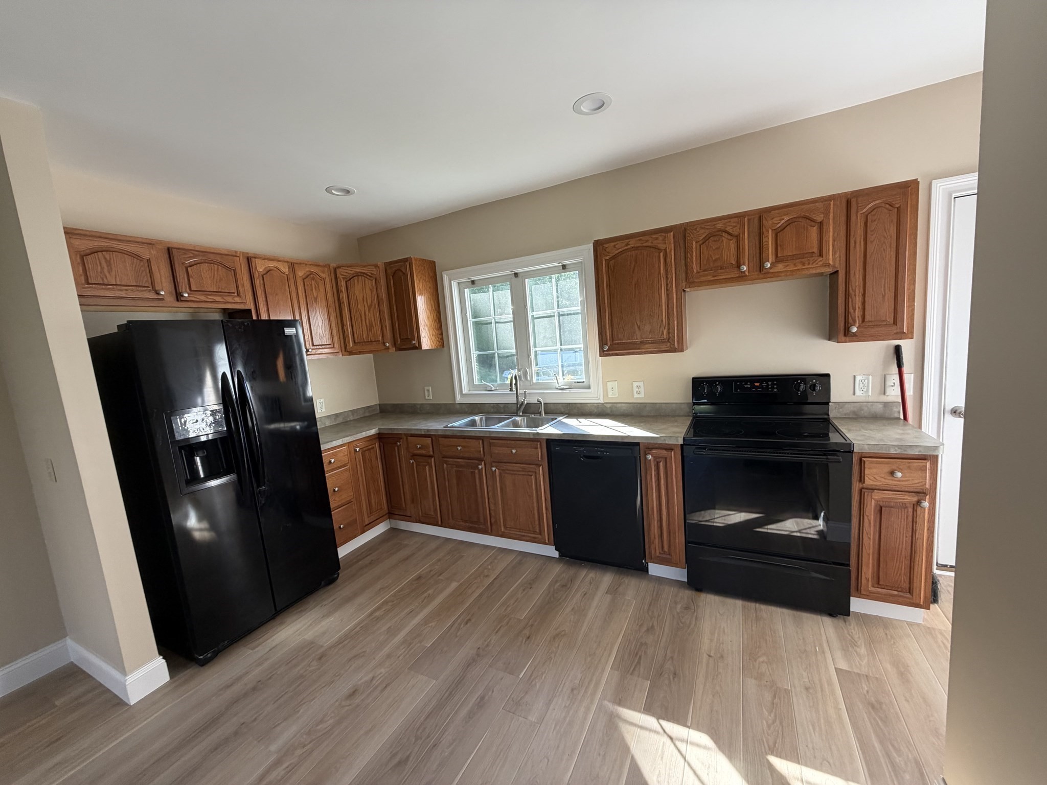 33 Brunelle Drive, Unit 2 Rutland, MA 01543 - Photo 4 of 12 Gallery Image 4