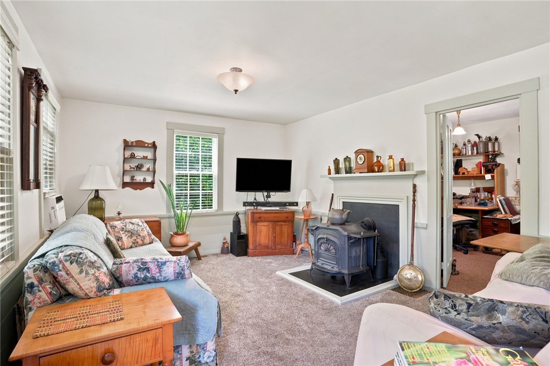 362 Abbott Run Valley Road Cumberland, RI 02864 - Photo 17 of 24 Gallery Image 17