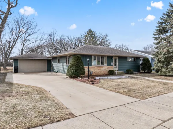 $339,900 | 1906 7th Avenue Southeast, Austin, MN 55912