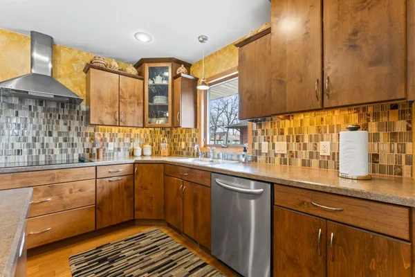 $339,900 | 1906 7th Avenue Southeast, Austin, MN 55912