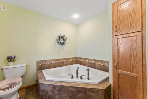 $339,900 | 1906 7th Avenue Southeast, Austin, MN 55912