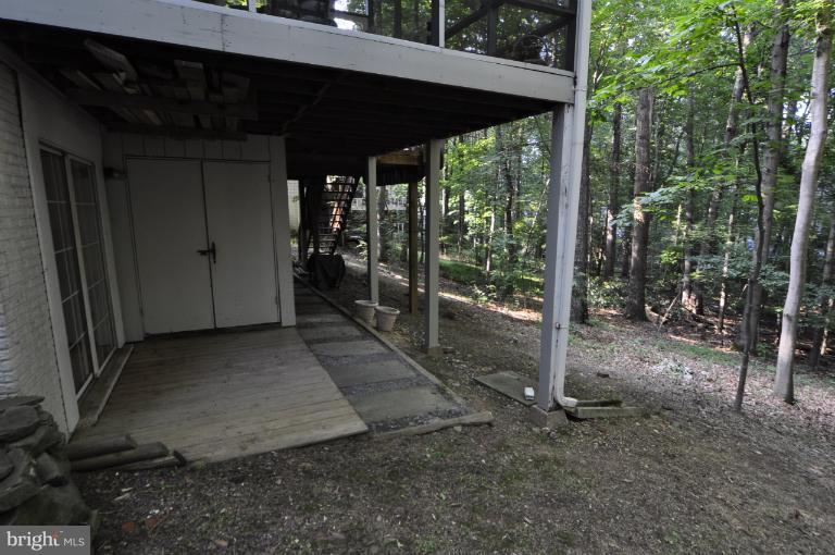 1943 Barton Hill Road Reston, VA 20191 - Photo 8 of 28 a view of a porch