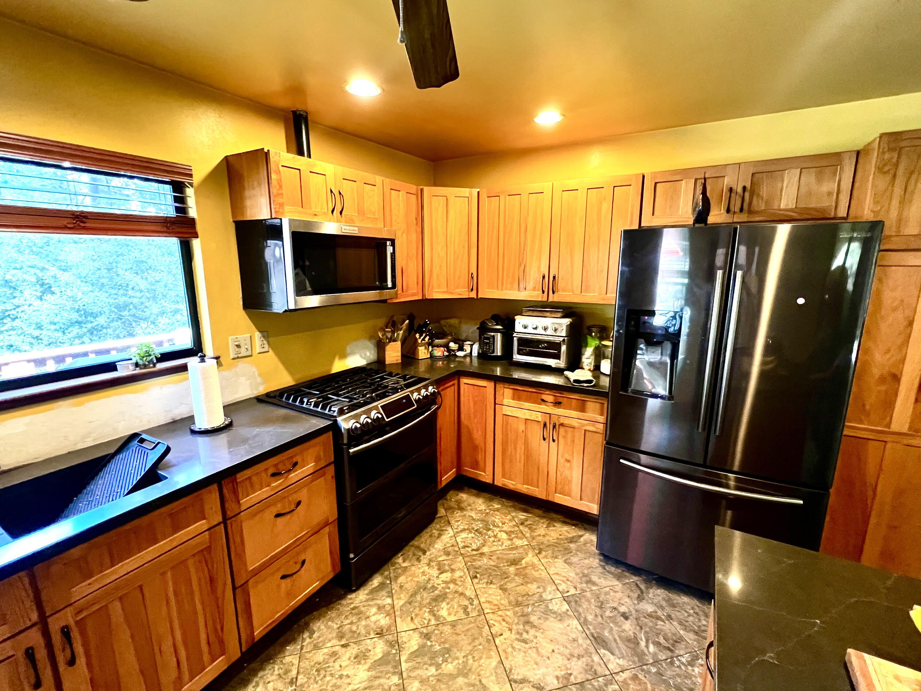 2400 Twin Trees Road Garberville, CA 95542 - Photo 5 of 56