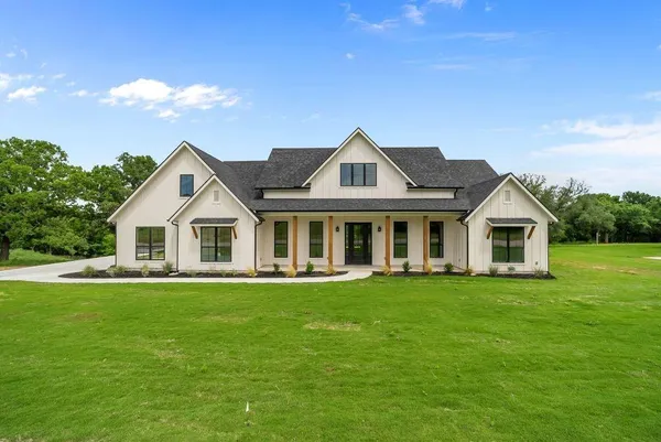 $605,000 | 223 Gopher Road, Weatherford, TX 76088