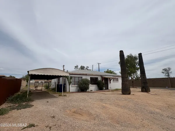 $190,000 | 2151 South Howard Stravenue, Tucson, AZ 85713