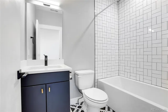 $2,995 | 4925 West 10th Avenue, Unit 102, Denver, CO 80204