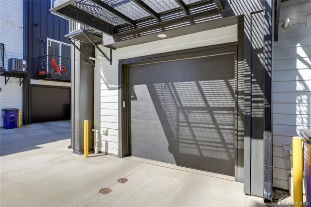 a view of an entryway of a house