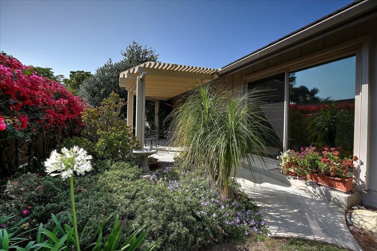 5726 Encina Road, Unit 1 Goleta, CA 93117 - Photo 23 of 36 Back Area