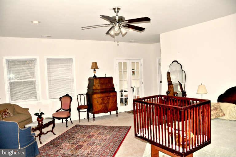 1233 Shenandoah Road Alexandria, VA 22308 - Photo 17 of 30 Bedroom (Master) upper level