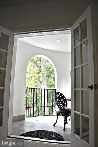 1233 Shenandoah Road Alexandria, VA 22308 - Photo 20 of 30 Juliette Balcony