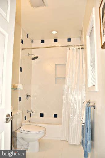 1233 Shenandoah Road Alexandria, VA 22308 - Photo 27 of 30 Bath in Bedroom 3