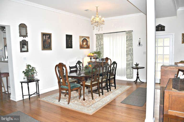 1233 Shenandoah Road Alexandria, VA 22308 - Photo 10 of 30 Dining Room