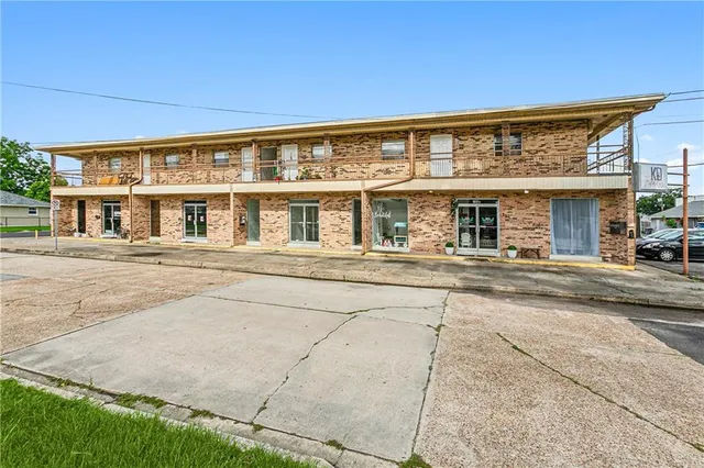 $1,250 | 700 Phosphor Avenue, Unit 1, Metairie, LA 70005