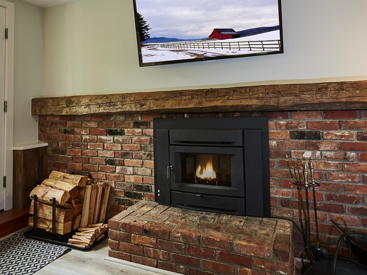 16 Old Farm Road, Unit 1 Winhall, VT 05340 - Photo 5 of 33