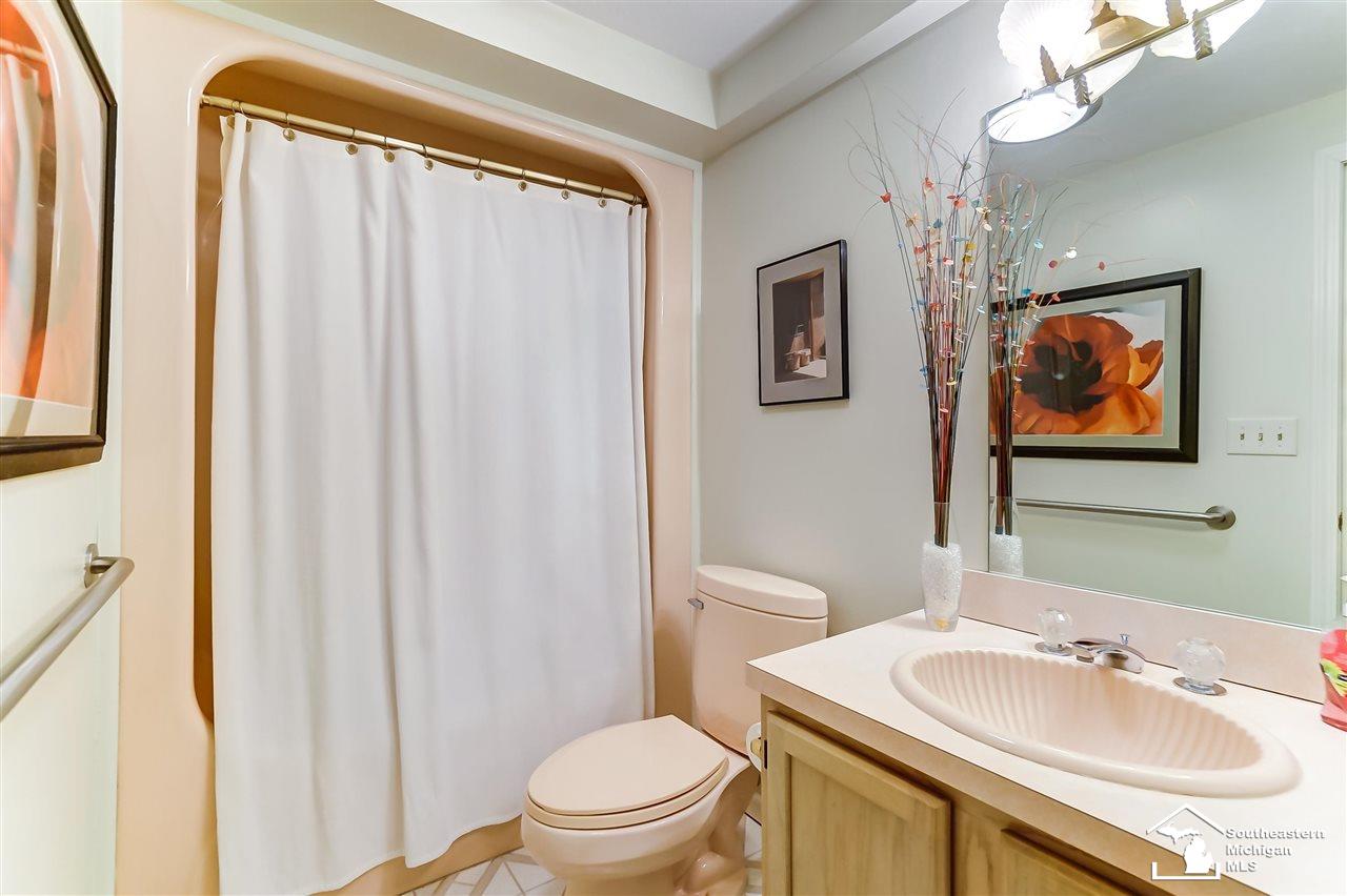 400 East Hurd Road Monroe, MI 48162 - Photo 85 of 99 50078211-84.JPG