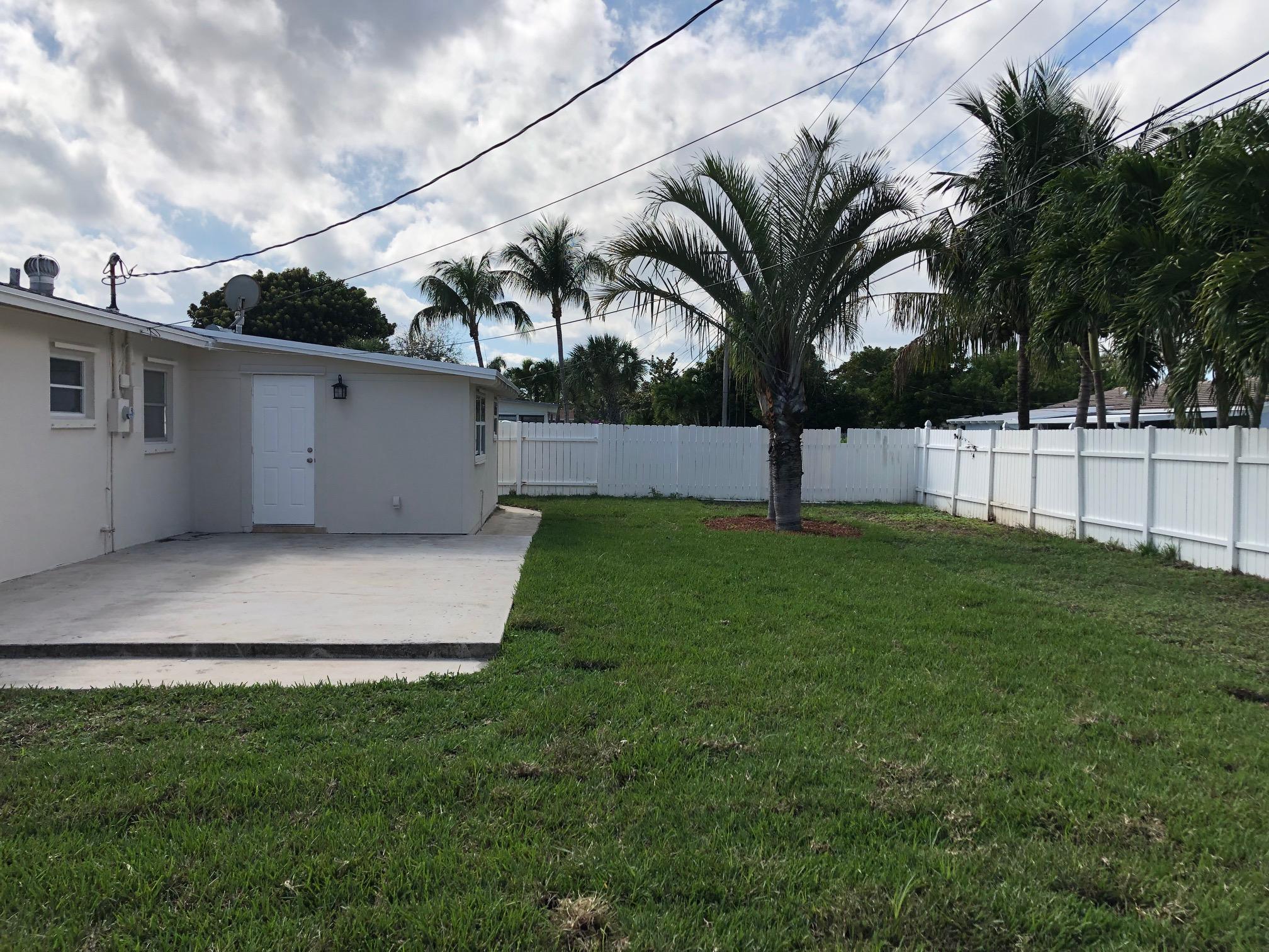 433 Gulf Road North Palm Beach, FL 33408 - Photo 18 of 19 IMG_5358