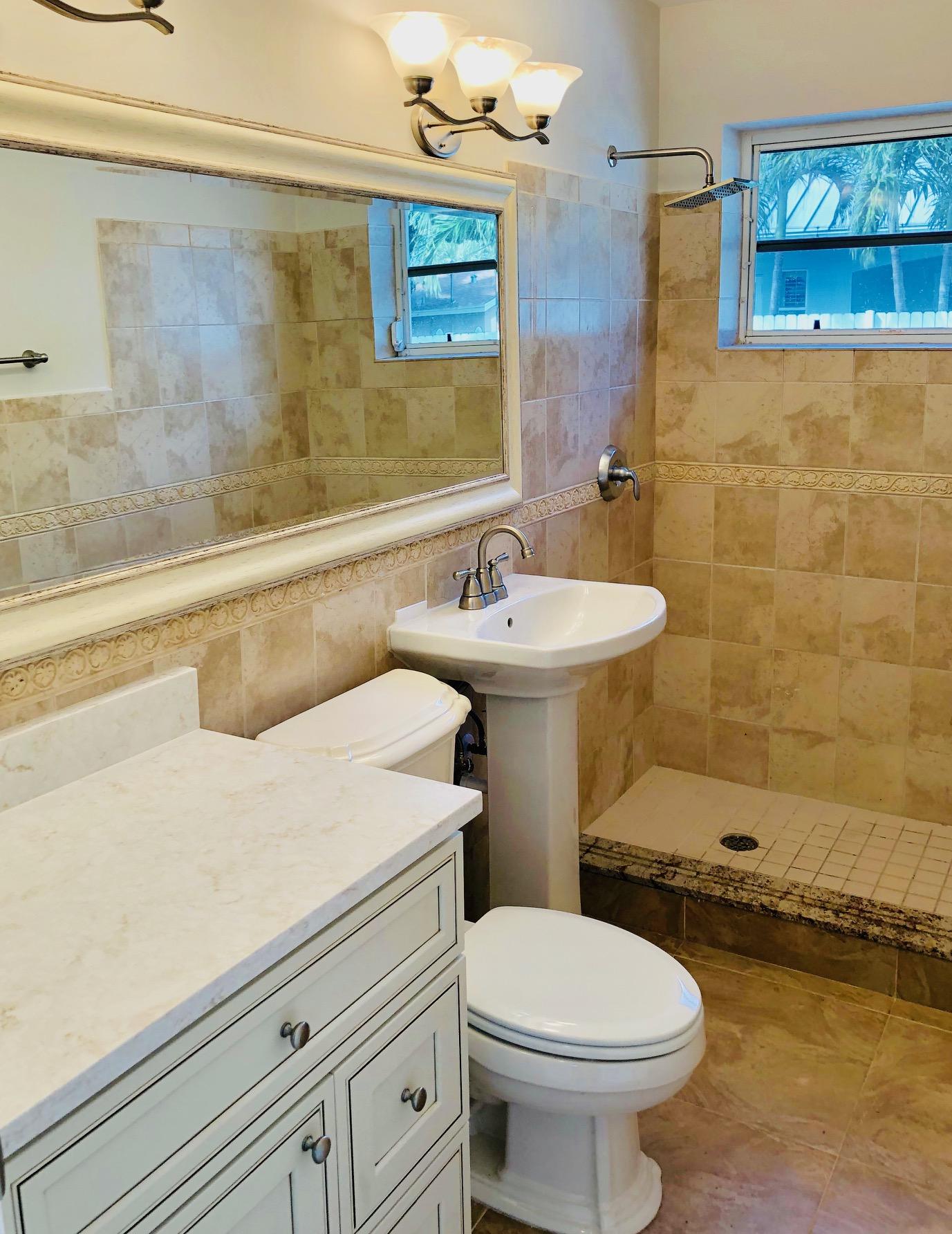 433 Gulf Road North Palm Beach, FL 33408 - Photo 6 of 19 IMG_5337