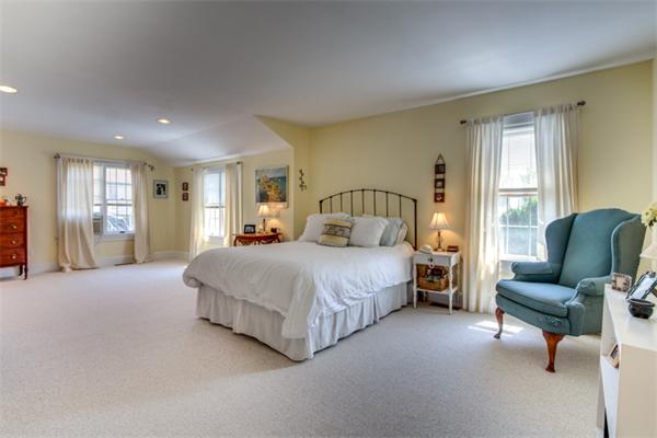 16 Gibson Road Lowell, MA 01851 - Photo 21 of 30 Gallery Image 21