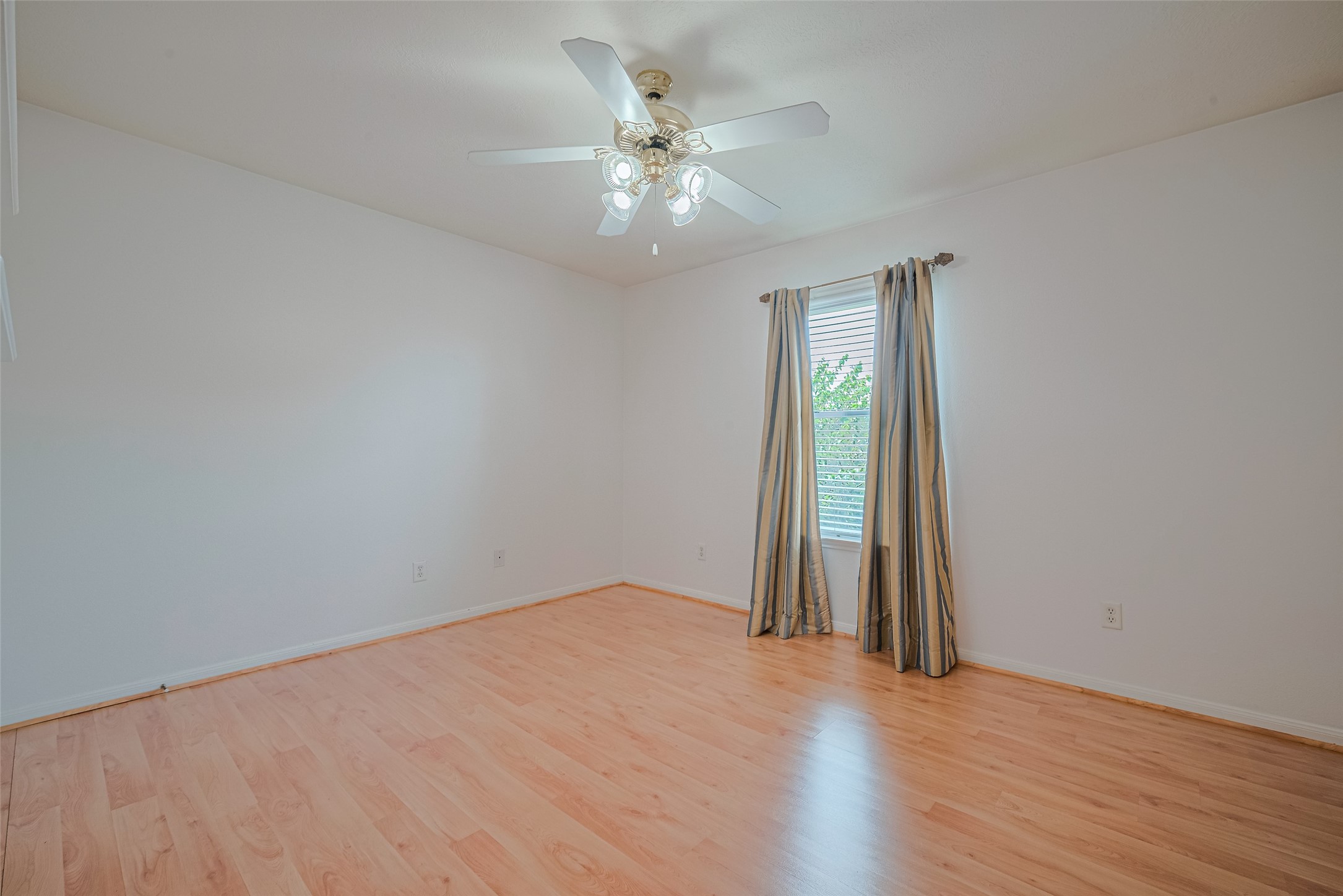 9218 Memorial Pines Way Spring, TX 77379 - Photo 33 of 39 bedroom 3