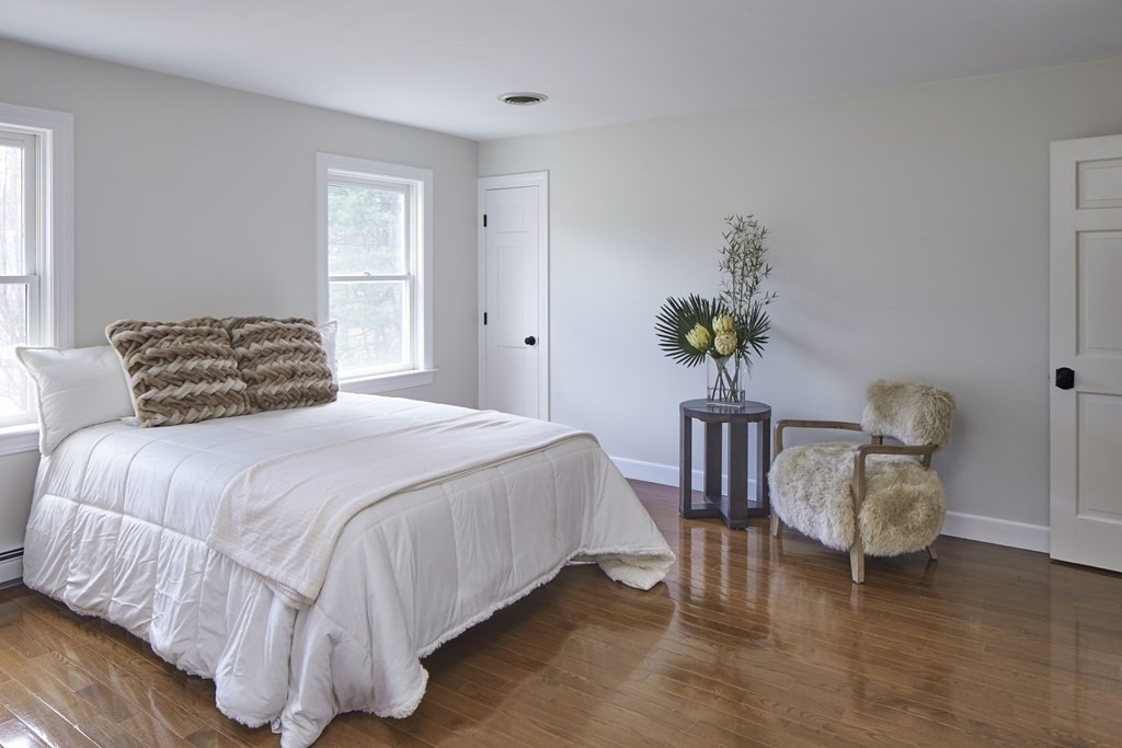 65 Laurel Road Weston, MA 02493 - Photo 14 of 24 Gallery Image 14