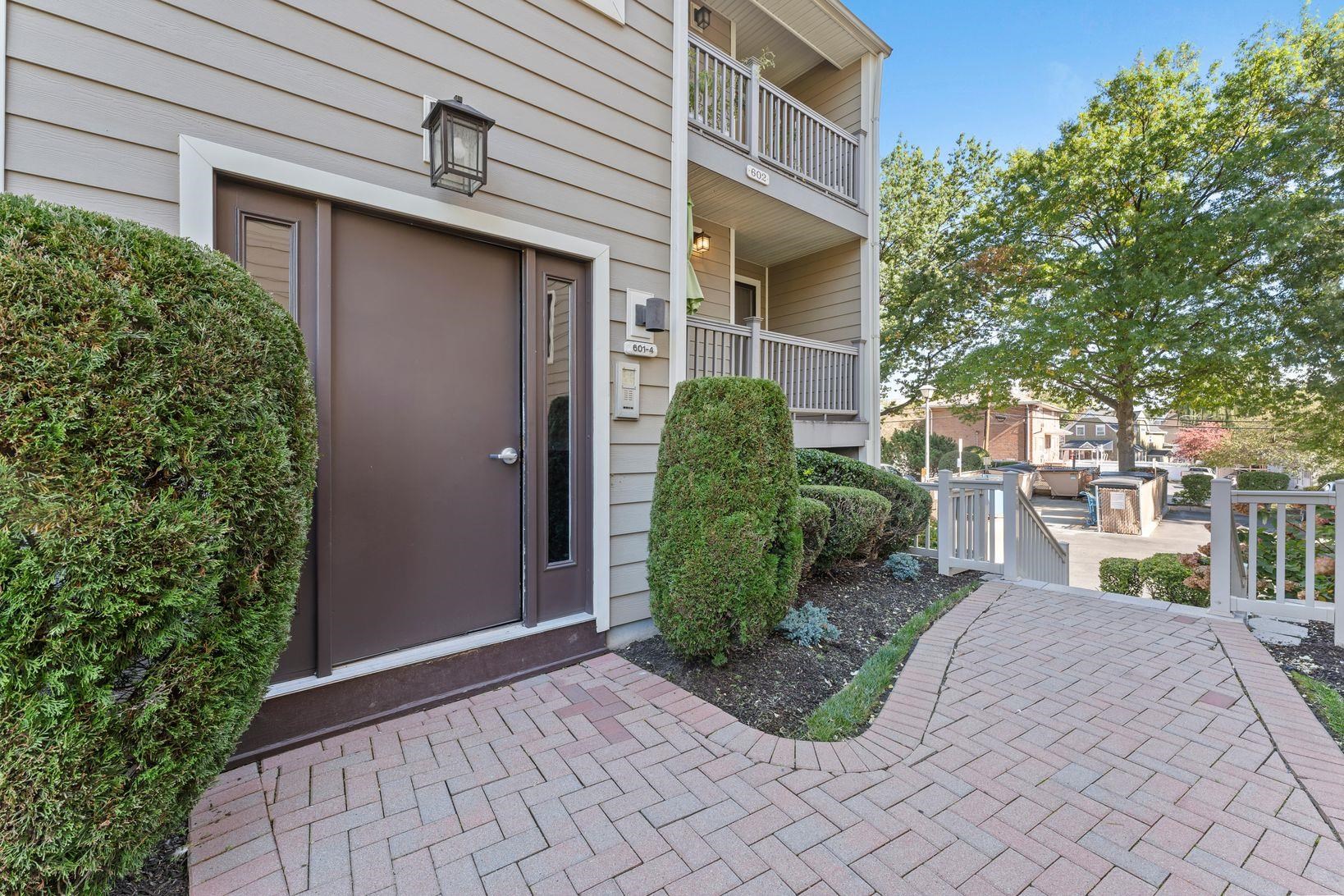 601 River Renaissance East Rutherford, NJ 07073 - Photo 3 of 26 a view of a back yard of the house