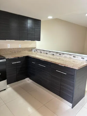 $2,600 | 5650 West 26th Court, Unit 106, Hialeah, FL 33016