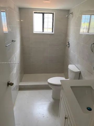 $2,600 | 5650 West 26th Court, Unit 106, Hialeah, FL 33016