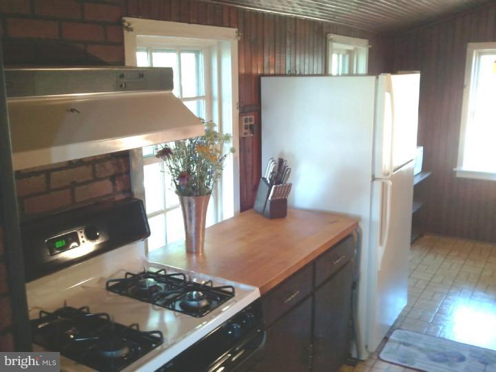 11 Goodfellow Road Elverson, PA 19520 - Photo 13 of 25 Kitchen