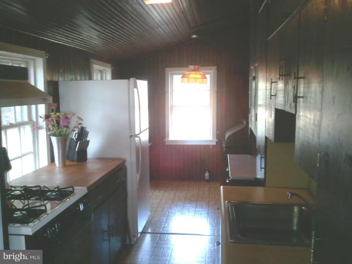 11 Goodfellow Road Elverson, PA 19520 - Photo 14 of 25 Kitchen