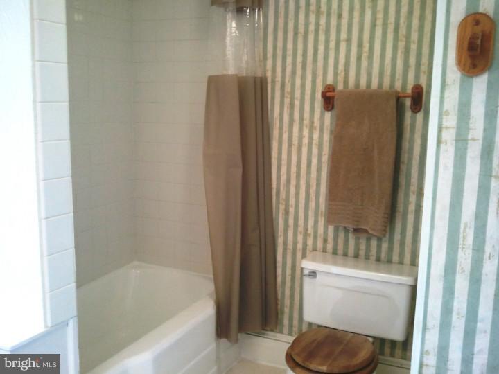 11 Goodfellow Road Elverson, PA 19520 - Photo 18 of 25 Bathroom