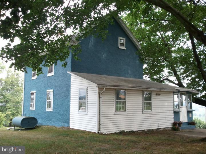 11 Goodfellow Road Elverson, PA 19520 - Photo 3 of 25 Exterior Side