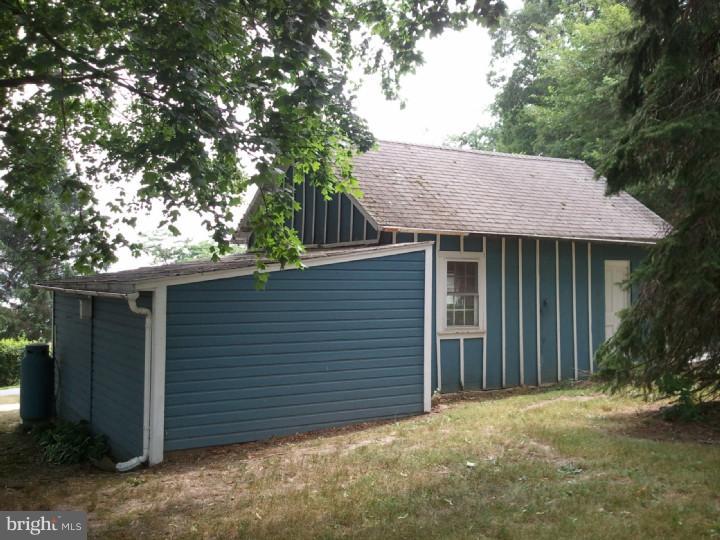 11 Goodfellow Road Elverson, PA 19520 - Photo 6 of 25 Garage