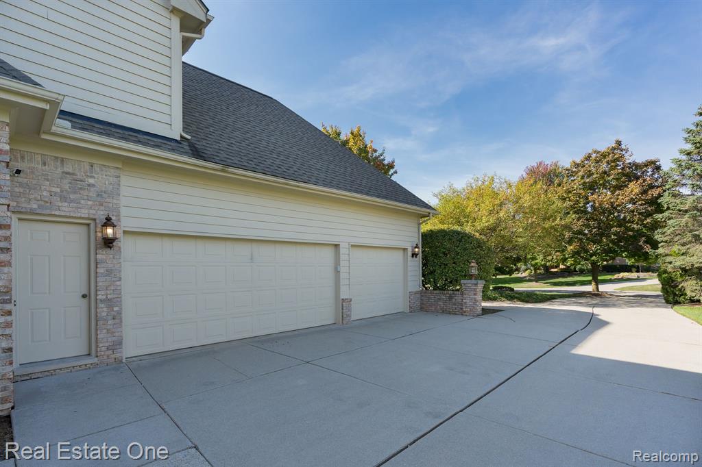 5849 Kingspointe Drive Rochester, MI 48306 - Photo 56 of 57