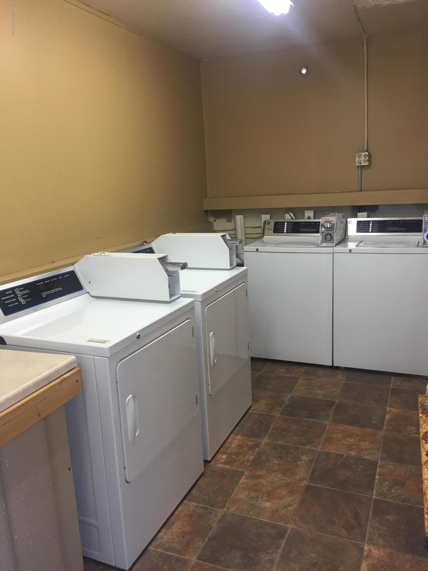 1501 Southwest 9th Avenue Amarillo, TX 79101 - Photo 3 of 4 a utility room with dryer and washer