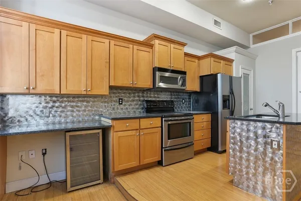 $2,200 | 50 Barnard Street, Unit 203, Savannah, GA 31401