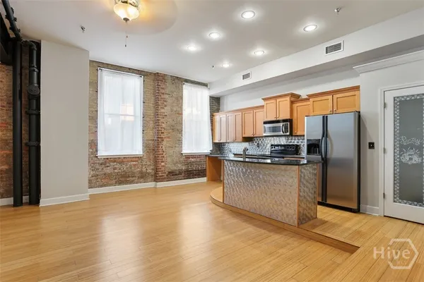 $2,200 | 50 Barnard Street, Unit 203, Savannah, GA 31401