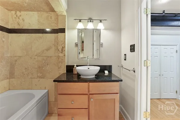 $2,200 | 50 Barnard Street, Unit 203, Savannah, GA 31401