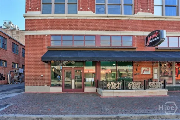 $2,200 | 50 Barnard Street, Unit 203, Savannah, GA 31401