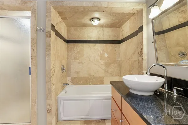 $2,200 | 50 Barnard Street, Unit 203, Savannah, GA 31401