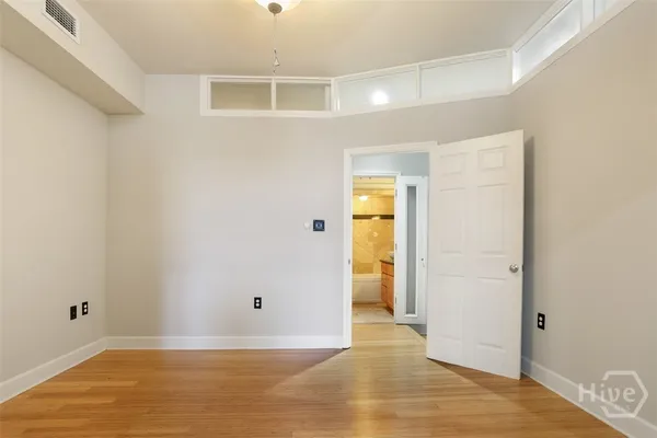 $2,200 | 50 Barnard Street, Unit 203, Savannah, GA 31401