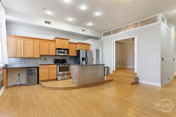 $2,200 | 50 Barnard Street, Unit 203, Savannah, GA 31401